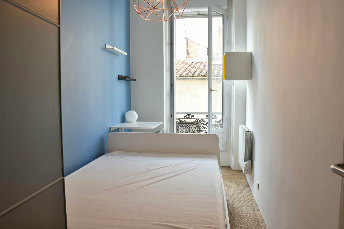 La seconde chambre de notre location meublée dans le 13006 à Marseille rue Dragon.